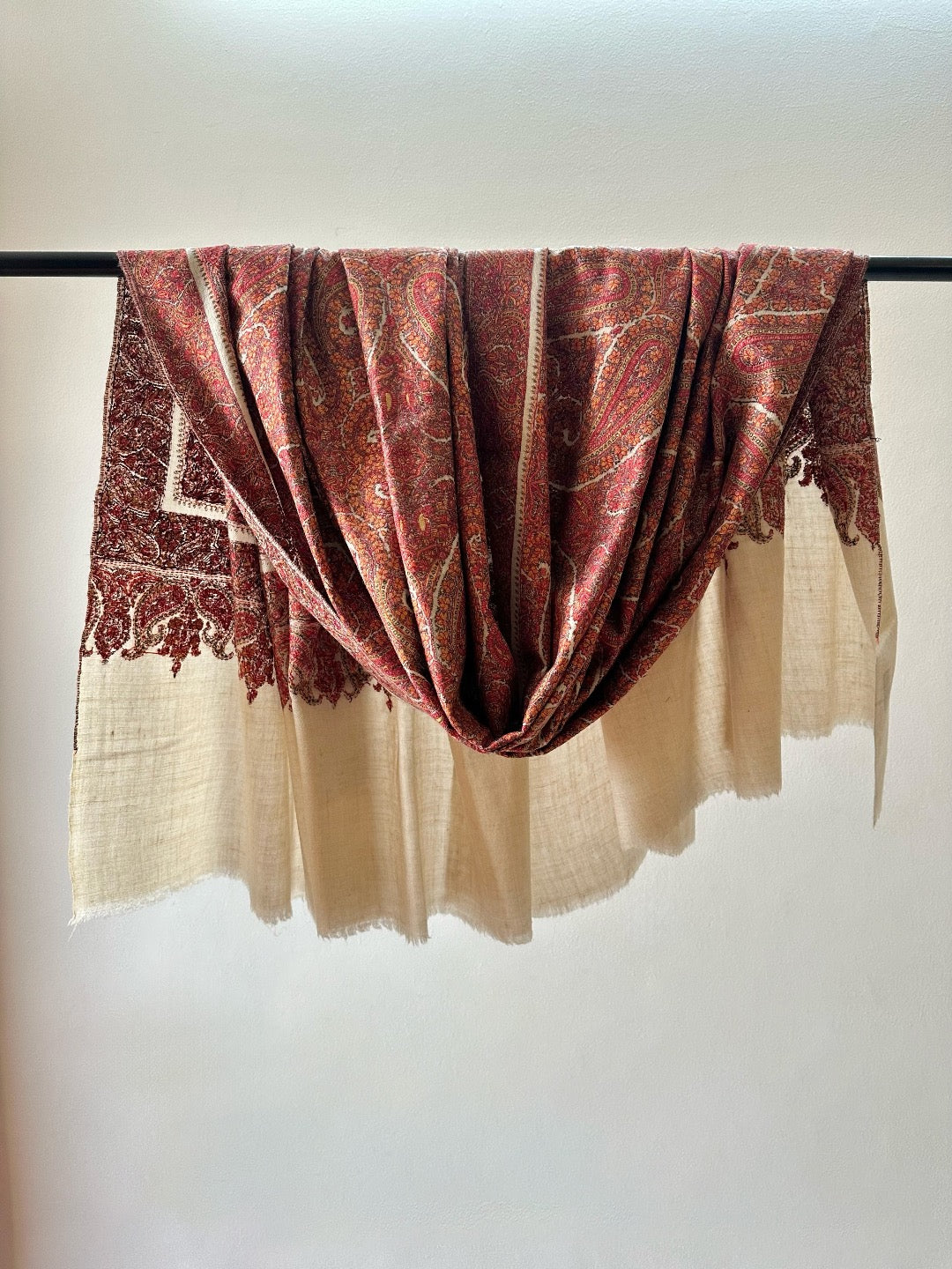 Riwaayat White Pashmina Shawl ArtAsiaHandicrafts