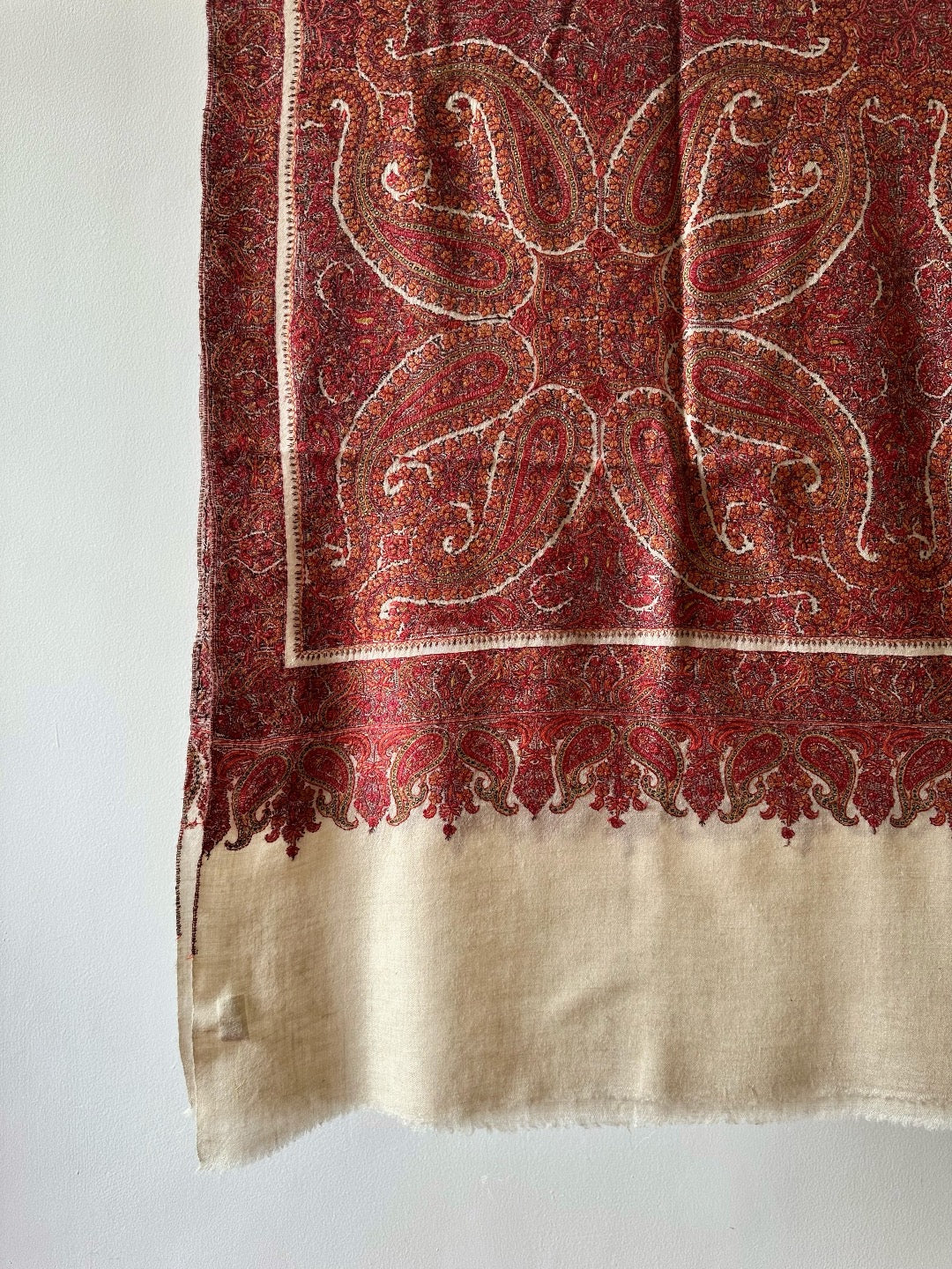 Riwaayat White Pashmina Shawl ArtAsiaHandicrafts