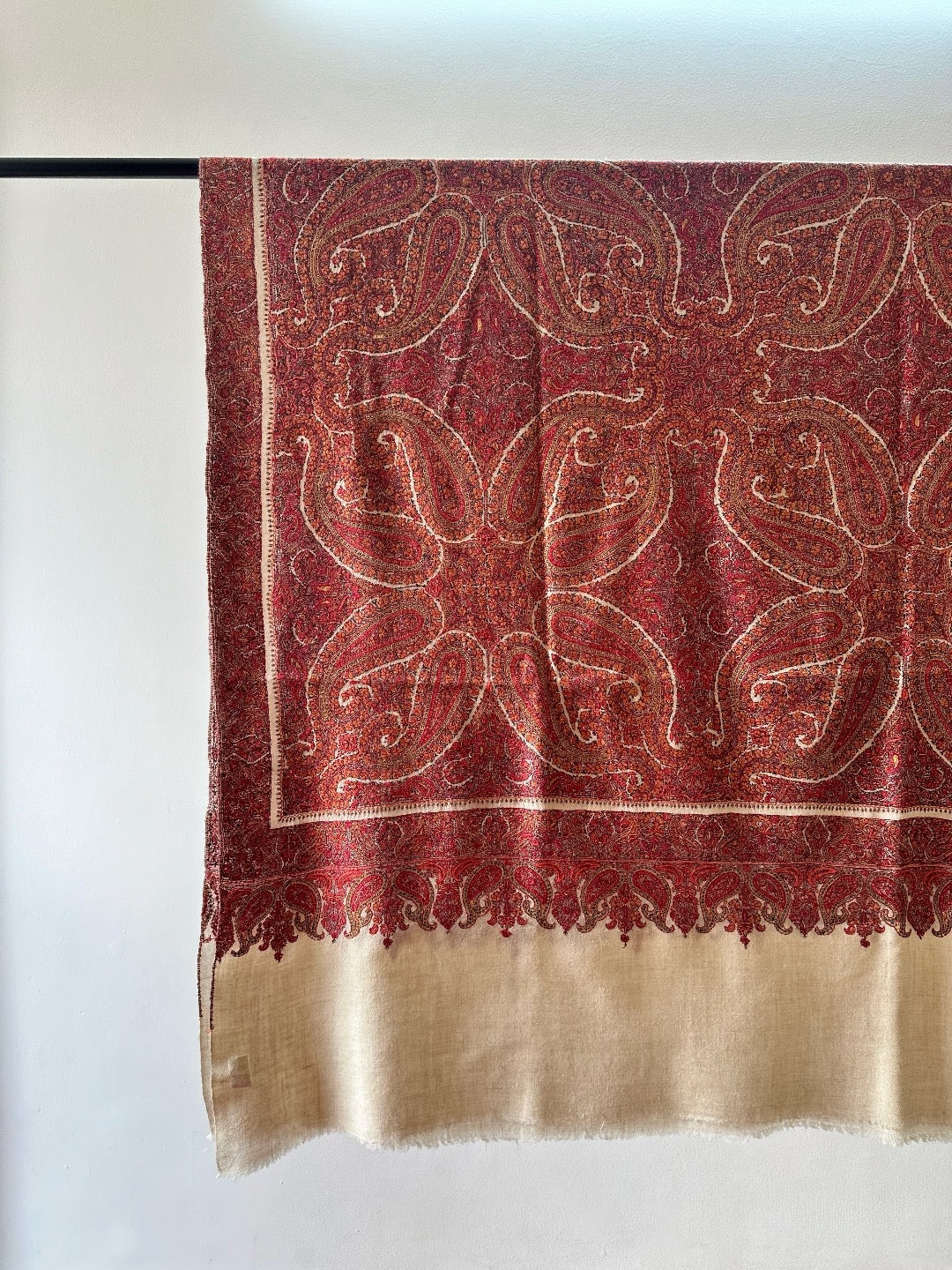 Riwaayat White Pashmina Shawl ArtAsiaHandicrafts