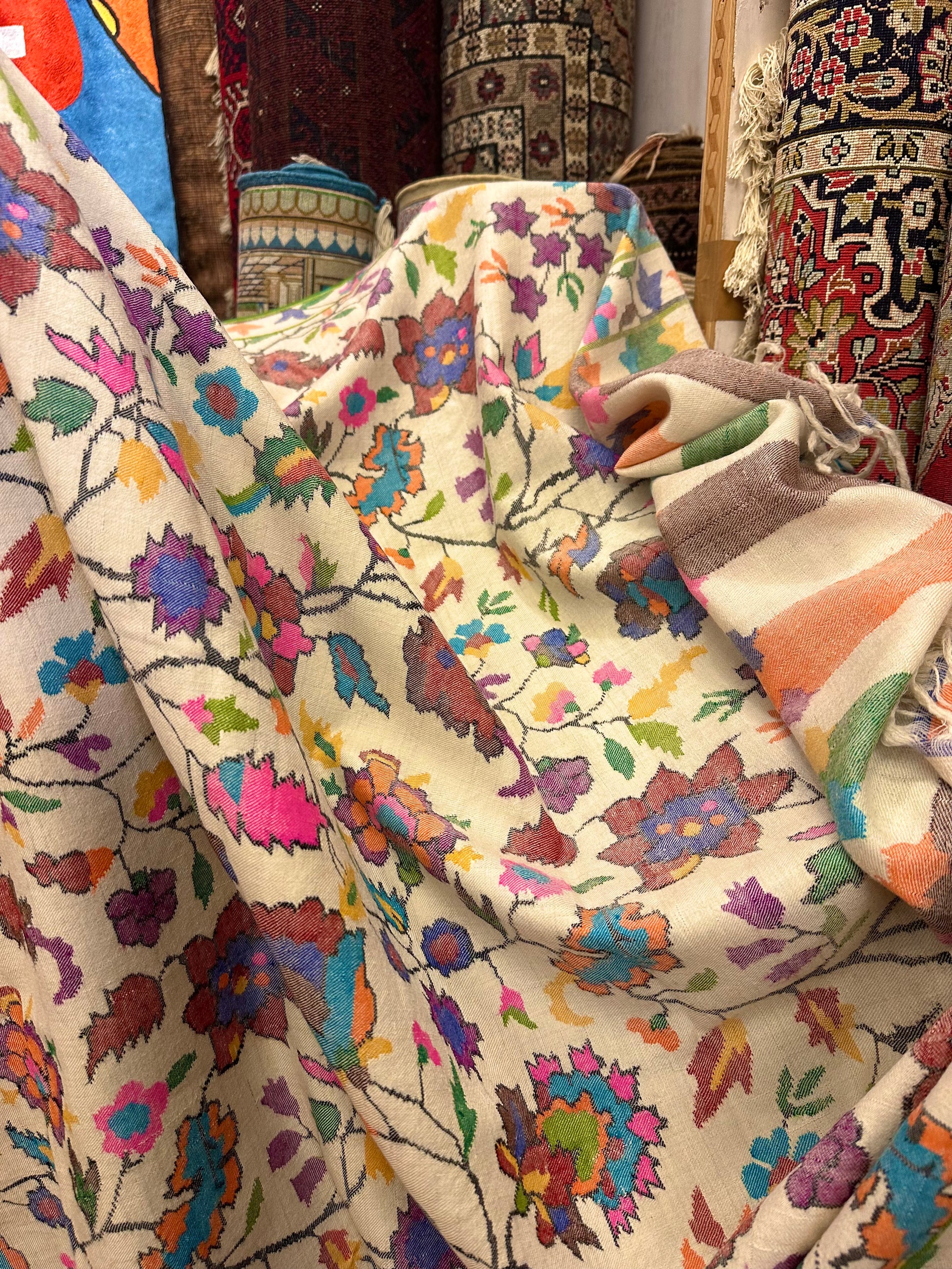 White Kani Pashmina Shawl ArtAsiaHandicrafts