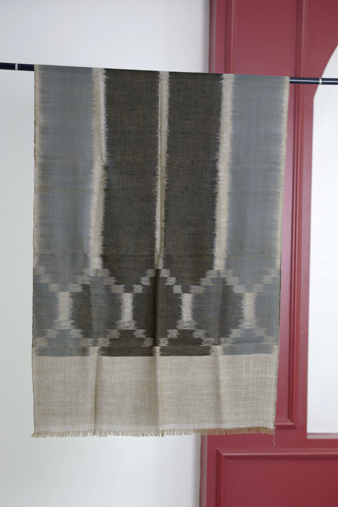 HANDWOVEN PASHMINA CHARCOAL GREY IKAT WEAVE STOLE