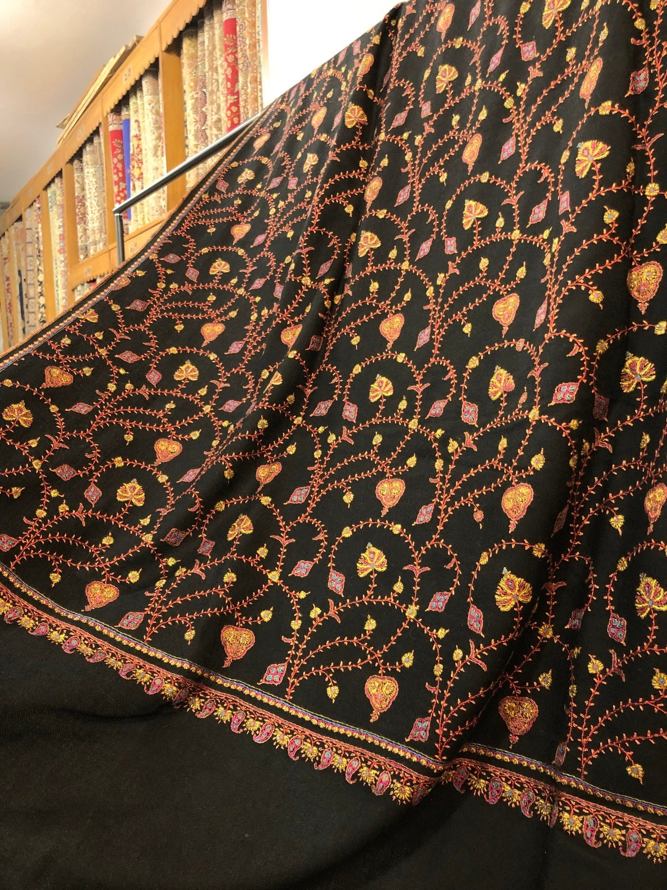 Black Jaal Pashmina Shawl ArtAsiaHandicrafts