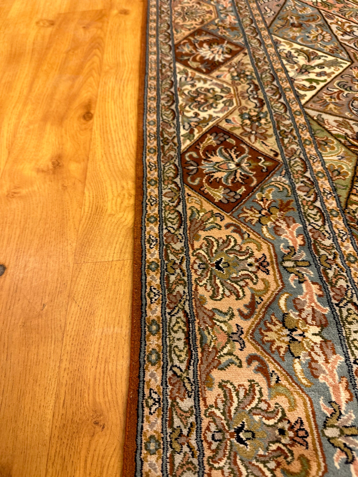 6x4 Ft Gumband Silk Carpet ArtAsiaHandicrafts