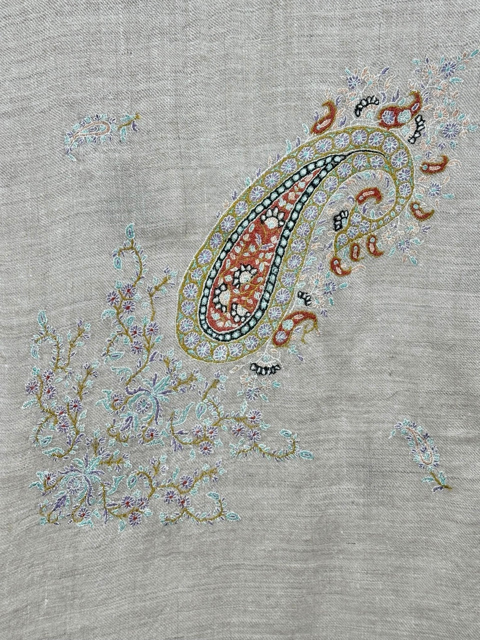 Pure Pashmina Soft Handmade Versatile Wear Scarf Silver Paisley Design