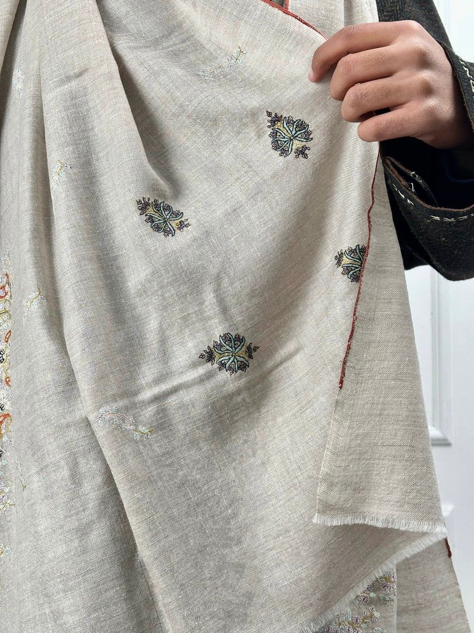 Pure Pashmina Soft Handmade Versatile Wear Scarf Silver Paisley Design