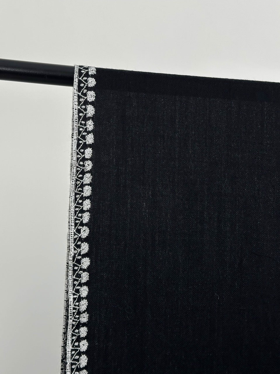 SUPERSOFT EVERYDAY WEAR BLACK PALLA PASHMINA SCARF