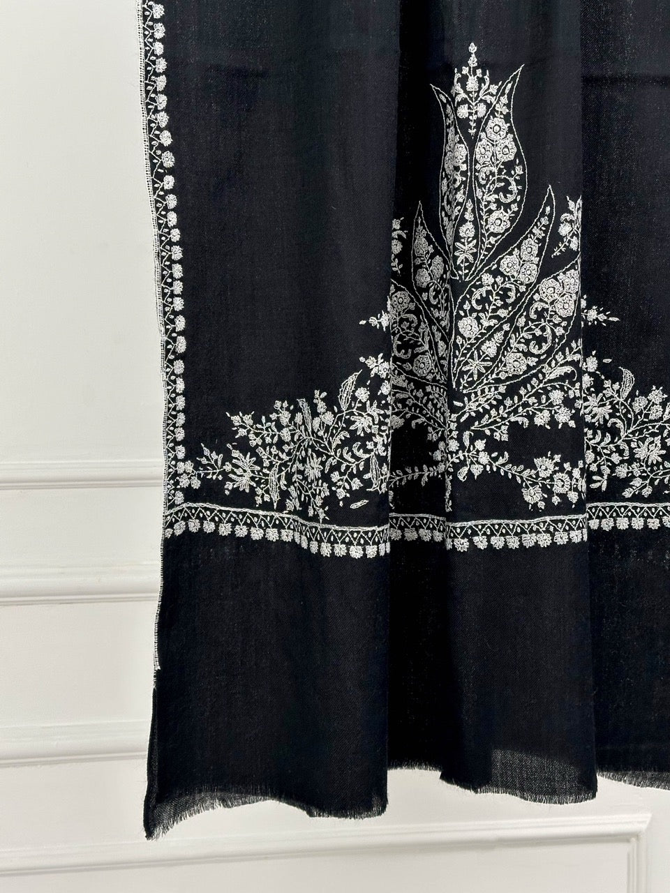 SUPERSOFT EVERYDAY WEAR BLACK PALLA PASHMINA SCARF