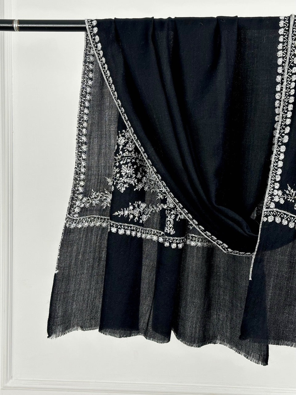 SUPERSOFT EVERYDAY WEAR BLACK PALLA PASHMINA SCARF