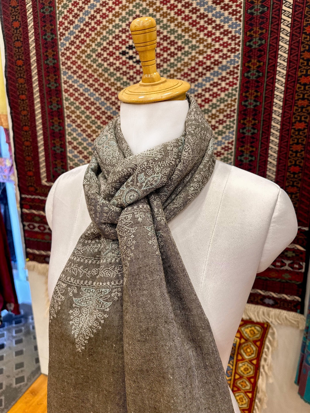 Needle Pashmina 