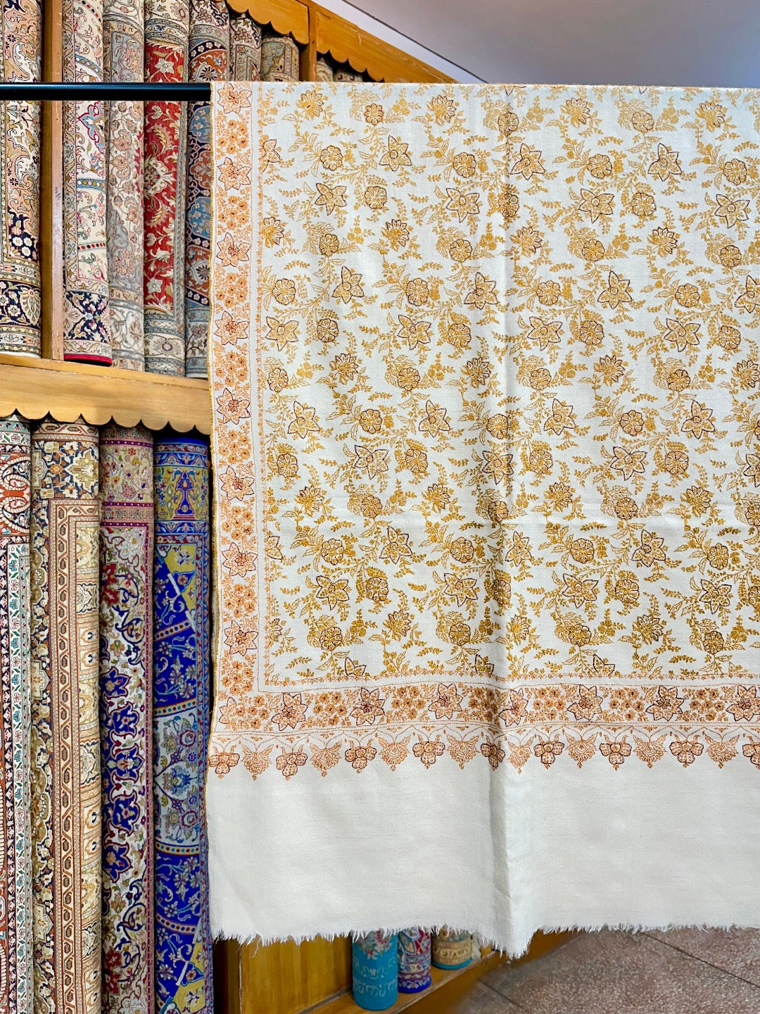White Gold Sozni Pashmina Shawl ArtAsiaHandicrafts