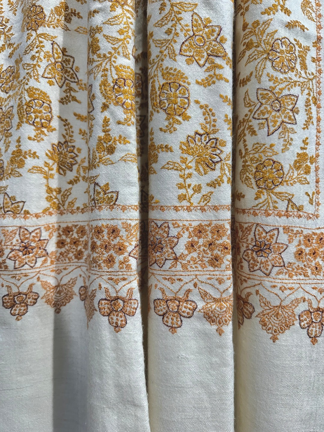 White Gold Sozni Pashmina Shawl ArtAsiaHandicrafts